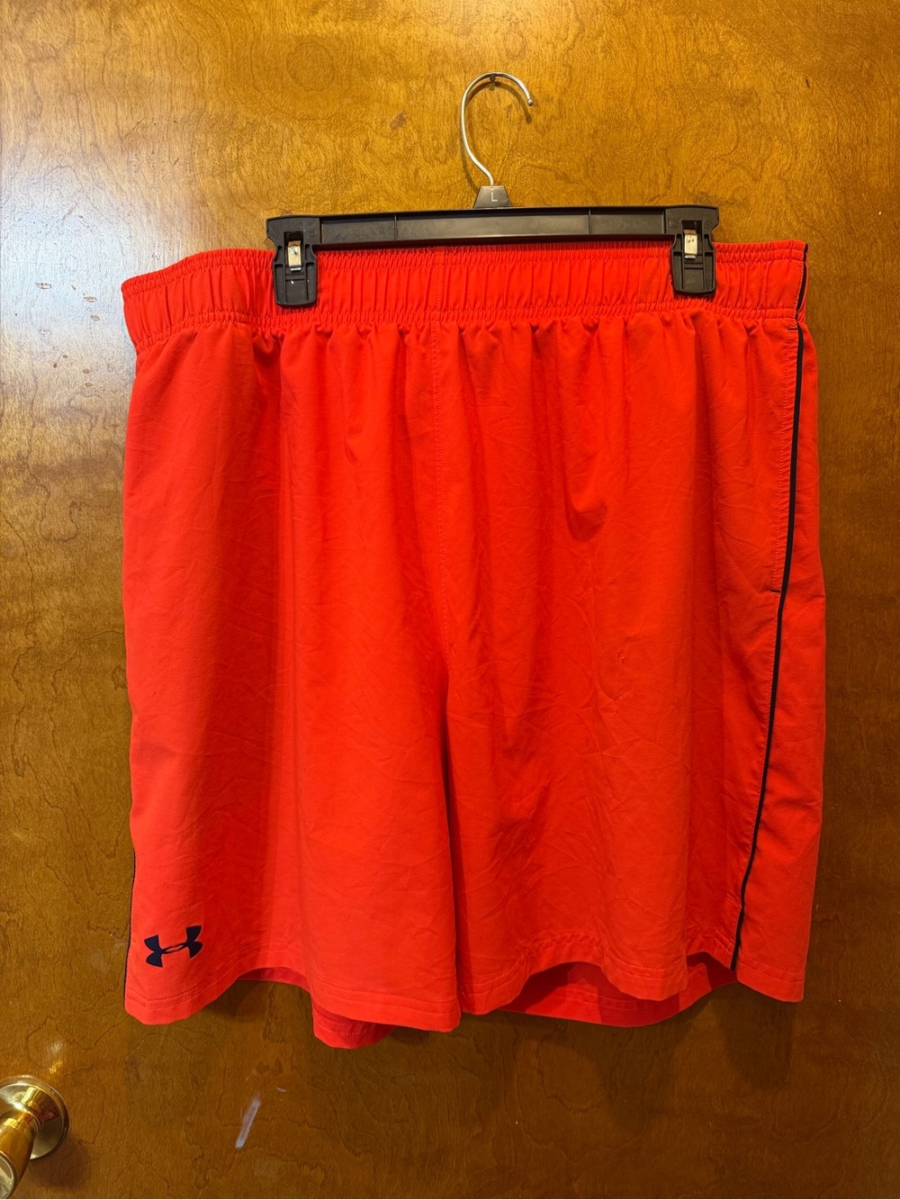 Under Armour men’s orange and blue athletic shorts with pockets size XXL